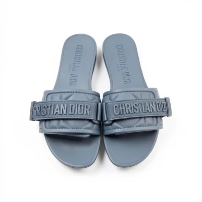 Sandalias de material sintético con diseño moderno